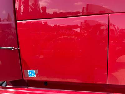 Volvo VNL Sleeper Door