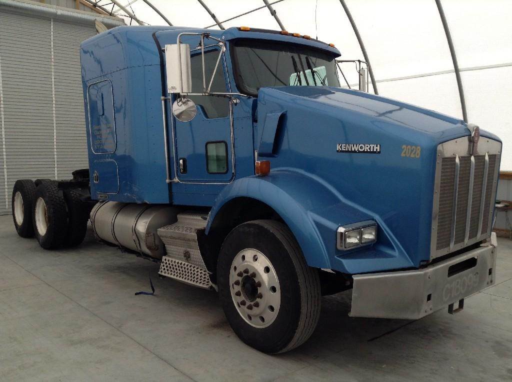 2007 Kenworth T800 Sleeper Truck Being Dismantled Des Moines Ia 07kn035 Mylittlesalesman Com