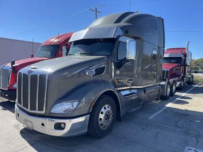 Peterbilt 579 Sleeper Semi Truck - 72" Mid Roof Sleeper, Cummins 525HP, 13 Speed Manual