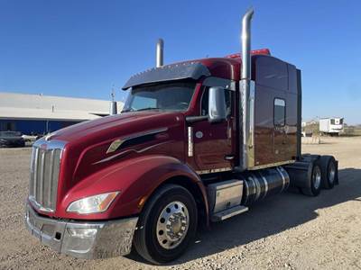 Peterbilt 579 Sleeper Semi Truck - Cummins 525HP, 13 Speed Manual