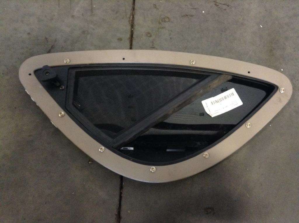 2014 Freightliner CASCADIA Sleeper Window For Sale Kansas City, MO