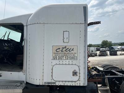 Kenworth T600 Sleeper