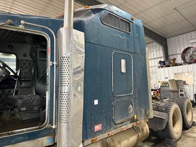 Kenworth W900L Sleeper