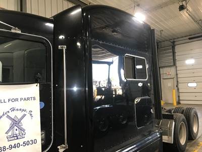 Peterbilt 386 Sleeper