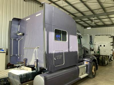 Peterbilt 386 Sleeper