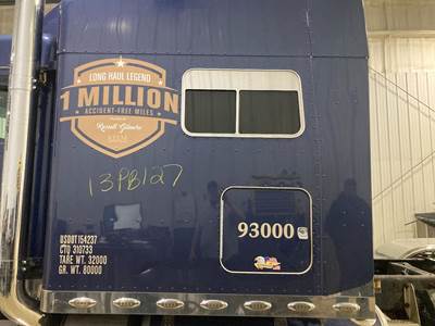 Peterbilt 386 Sleeper