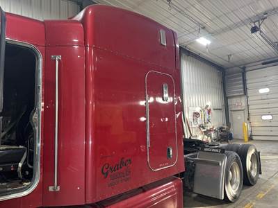 Peterbilt 386 Sleeper