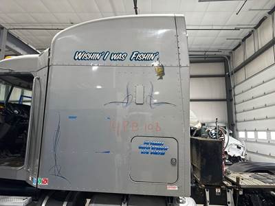 Peterbilt 386 Sleeper