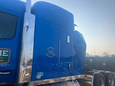 Peterbilt 567 Sleeper