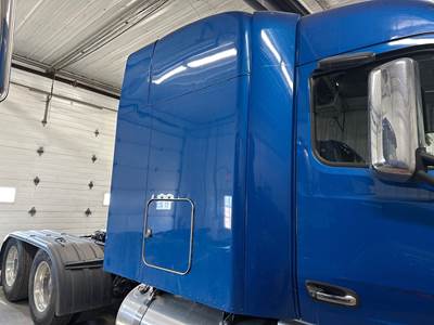 Peterbilt 567 Sleeper