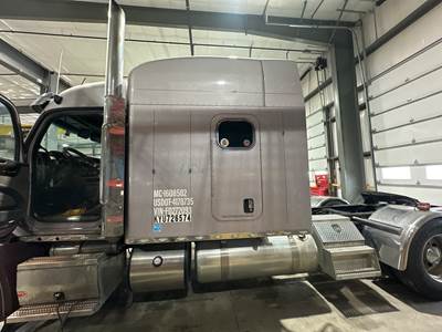 Peterbilt 567 Sleeper