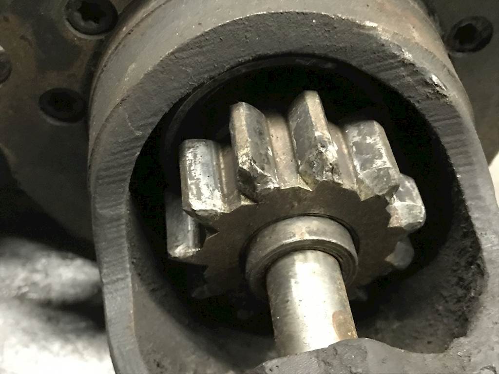 1997 Detroit Series 60 12.7L Starter for a Freightliner C120 Century