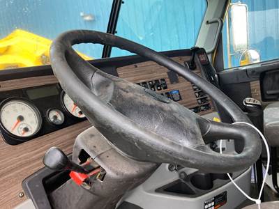 Freightliner Coronado 122 SD Steering Column for a Freightliner 122SD
