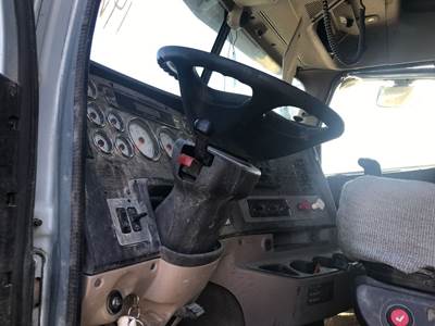 Freightliner Coronado 122 SD Steering Column for a Freightliner 122SD