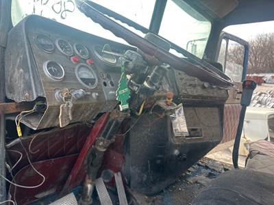 Freightliner FLC120 Steering Column