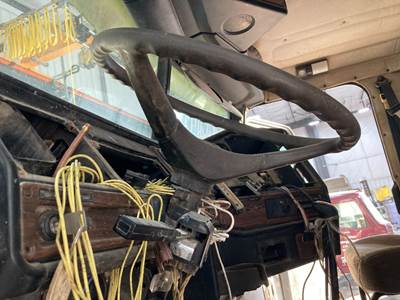 Freightliner FLD120 Steering Column