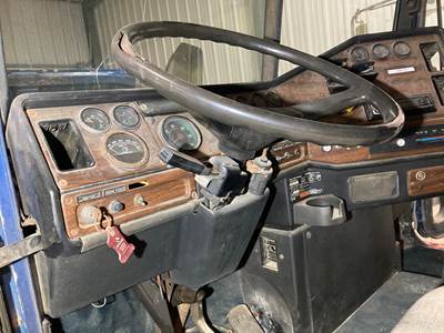 Freightliner FLD120 Steering Column
