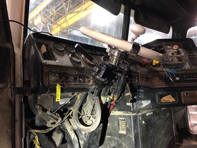 Freightliner FLD120 Steering Column
