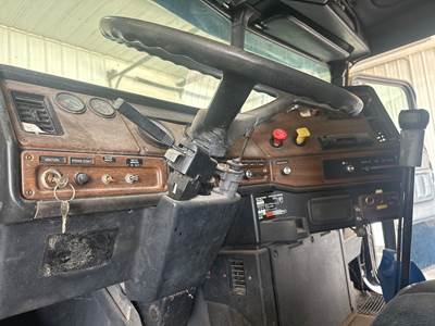 Freightliner FLD120 Steering Column
