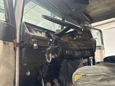 Freightliner FLD120 Steering Column