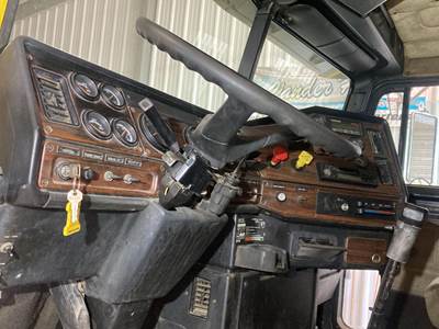 Freightliner FLD120 Classic Steering Column