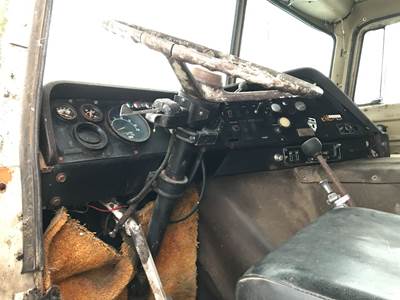 International 4070B Steering Column