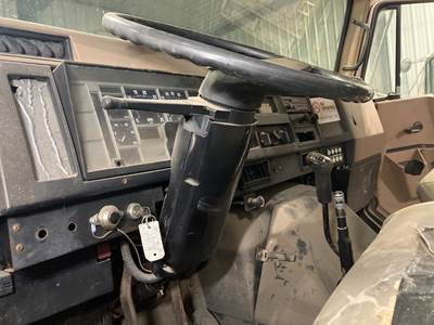 International 4900 Steering Column