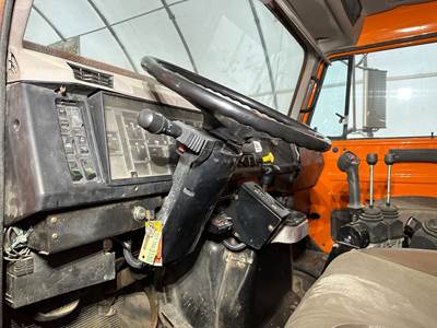 International 4900 Steering Column