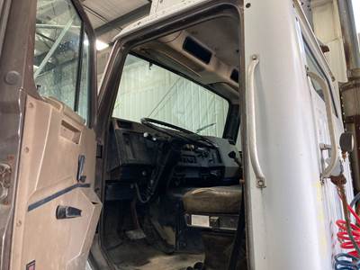 International 8100 Steering Column