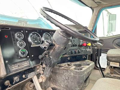 International 9100 Steering Column