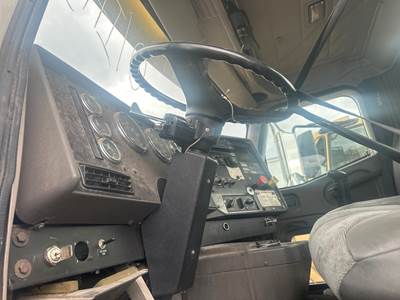 International 9100 Steering Column