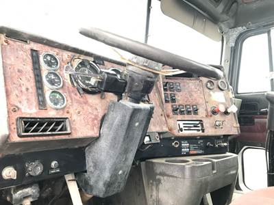 International 9200 Steering Column
