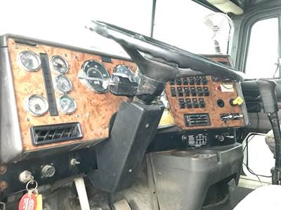 International 9200 Steering Column