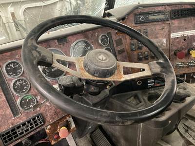International 9200 Steering Column