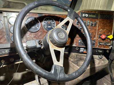 International 9200 Steering Column