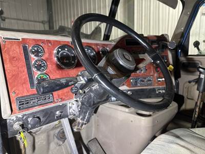 International 9200 Steering Column