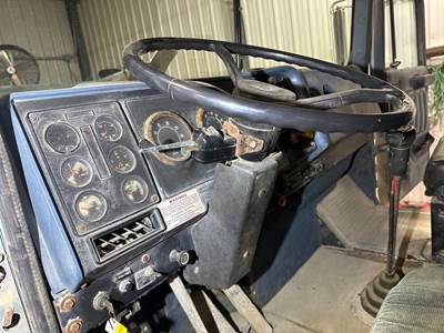 International 9300 Steering Column