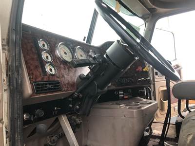 International 9400 Steering Column