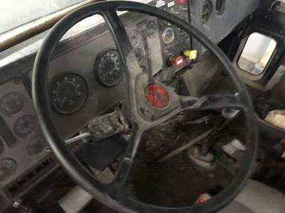International 9400 Steering Column
