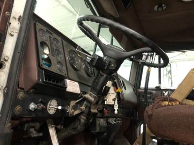 International 9400 Steering Column