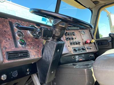 International 9400 Steering Column