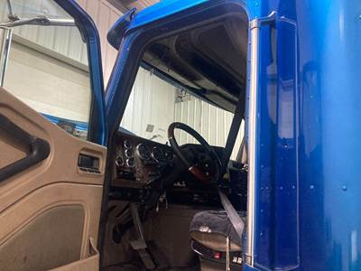 International 9400 Steering Column