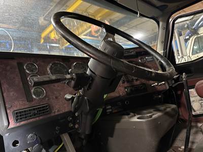 International 9400 Steering Column