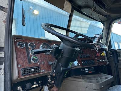 International 9400 Steering Column