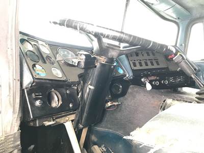 International 9670 Steering Column