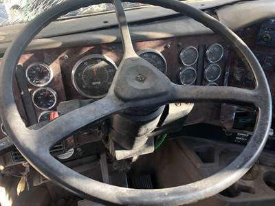 International 9900 Steering Column