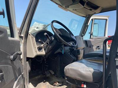 International DuraStar 4300 Steering Column for a International Durastar (4300)