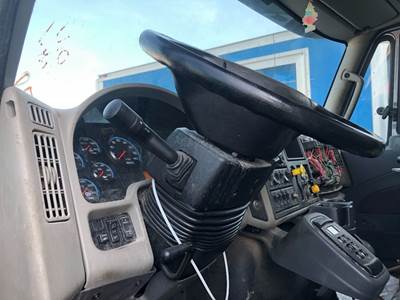 International DuraStar 4400 Steering Column for a International Durastar (4400)