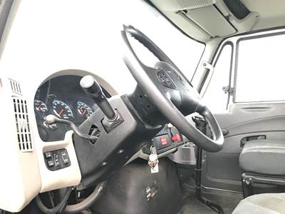 International DuraStar 4400 Steering Column for a International Durastar (4400)