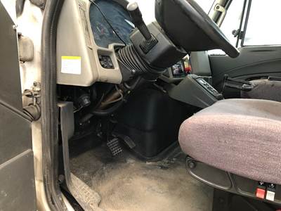 International DuraStar 4400 Steering Column for a International Durastar (4400)